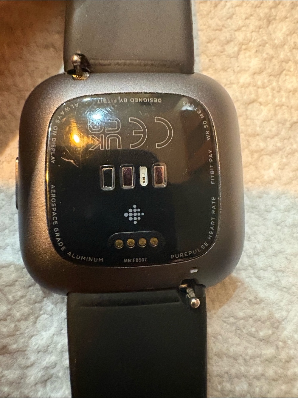 Fitbit Versa 2 FB507 Fitness Smartwatch Gray Black Band Fully Working - Picture 2 of 5